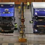 Light lorry traffic between UK and France as post-Brexit rules take effect